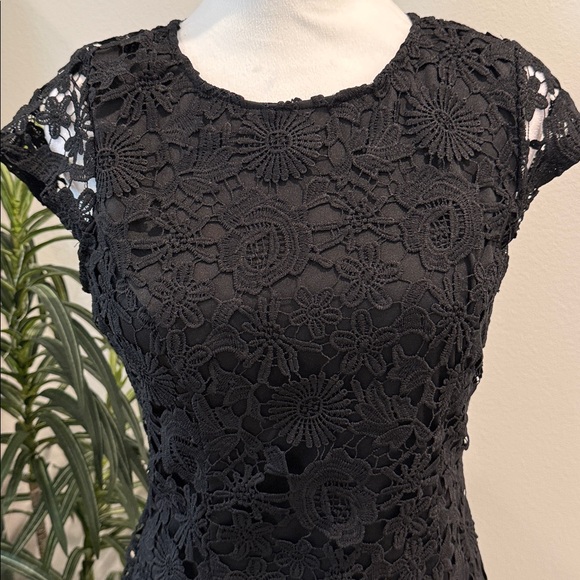 Mi Ami Francesca’s Black Dressy Lined Lace Mini Dress Open Back Fitted NWT M - Picture 5 of 16